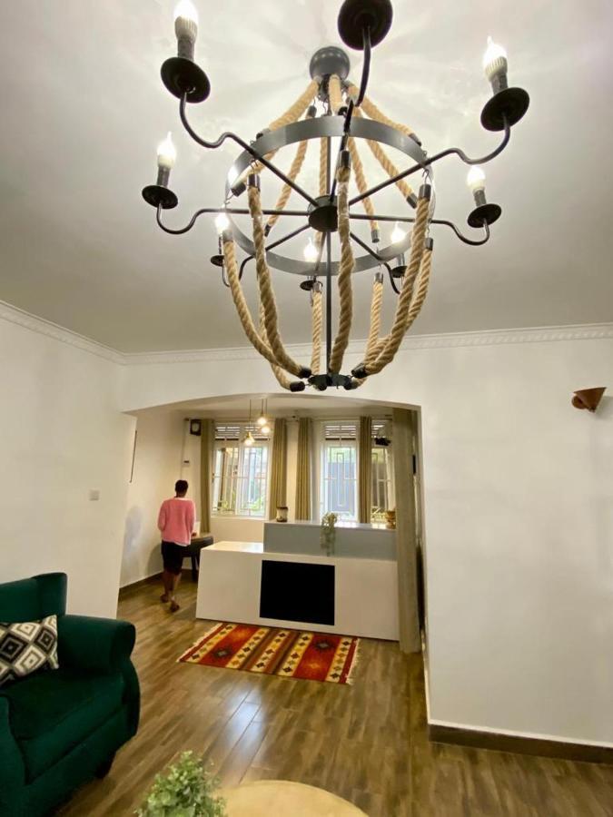 Nimaro Courts Otel Entebbe Dış mekan fotoğraf