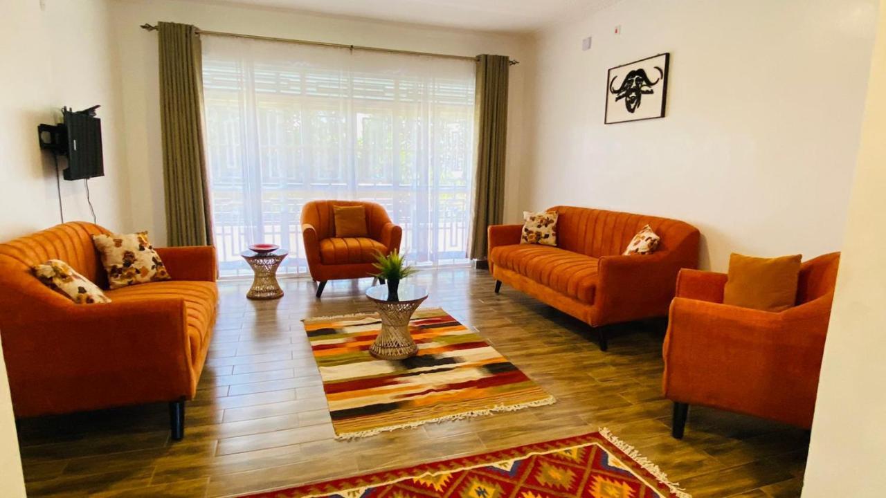 Nimaro Courts Otel Entebbe Dış mekan fotoğraf