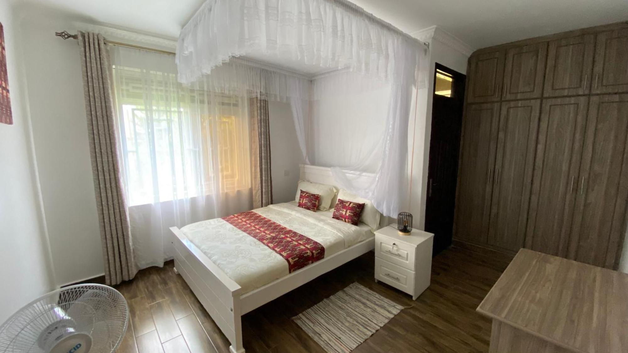 Nimaro Courts Otel Entebbe Dış mekan fotoğraf