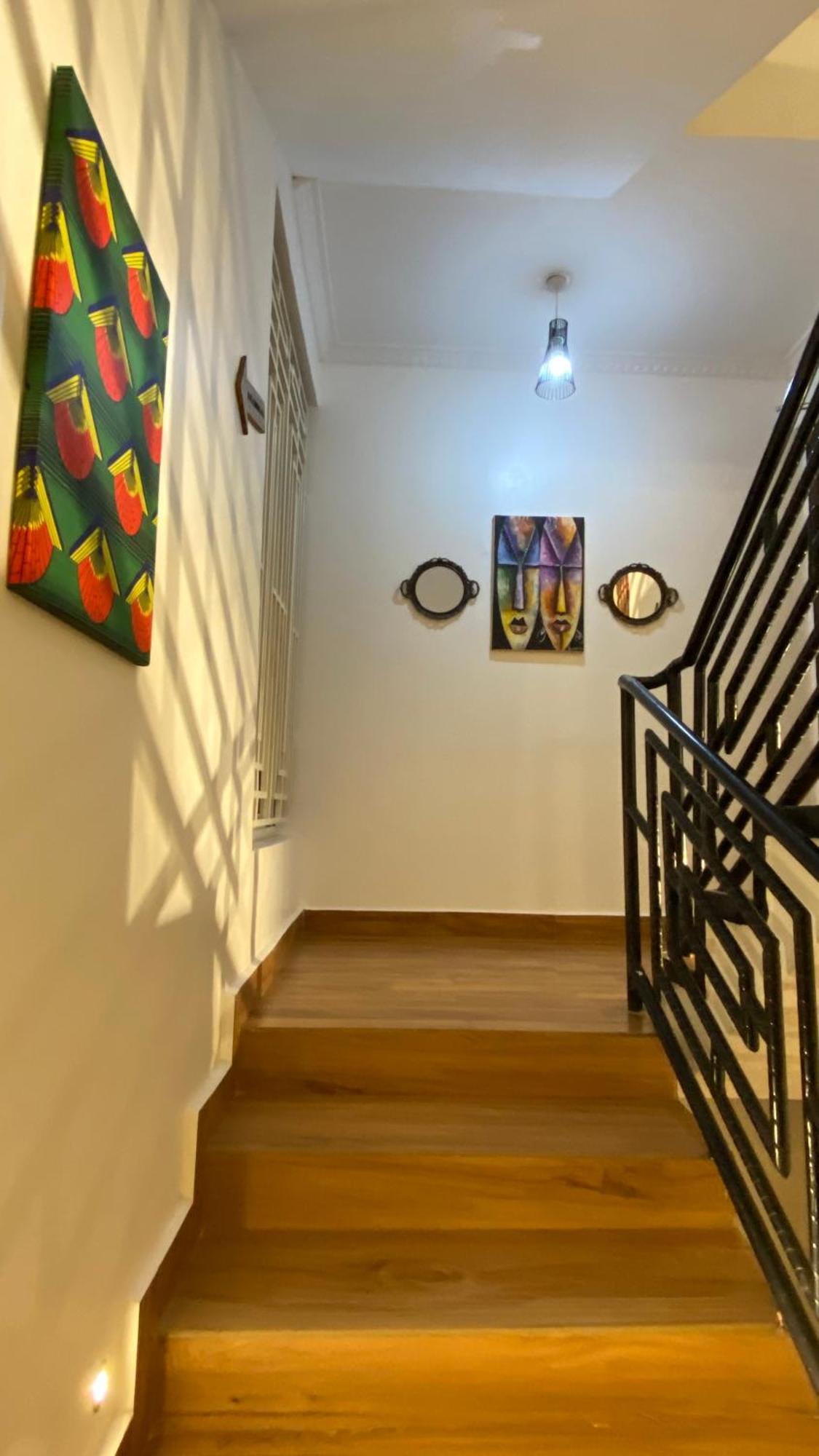 Nimaro Courts Otel Entebbe Dış mekan fotoğraf
