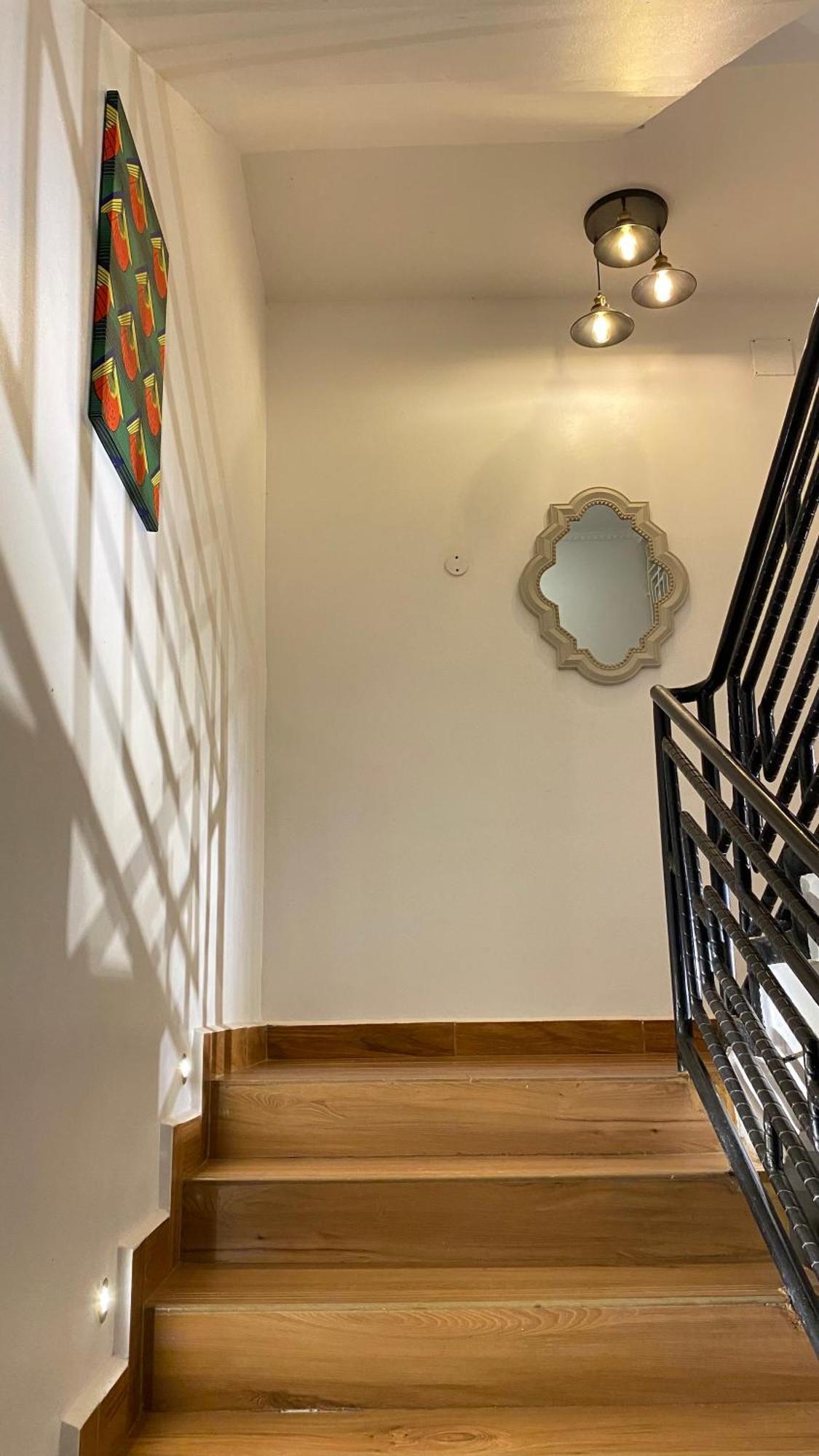 Nimaro Courts Otel Entebbe Dış mekan fotoğraf