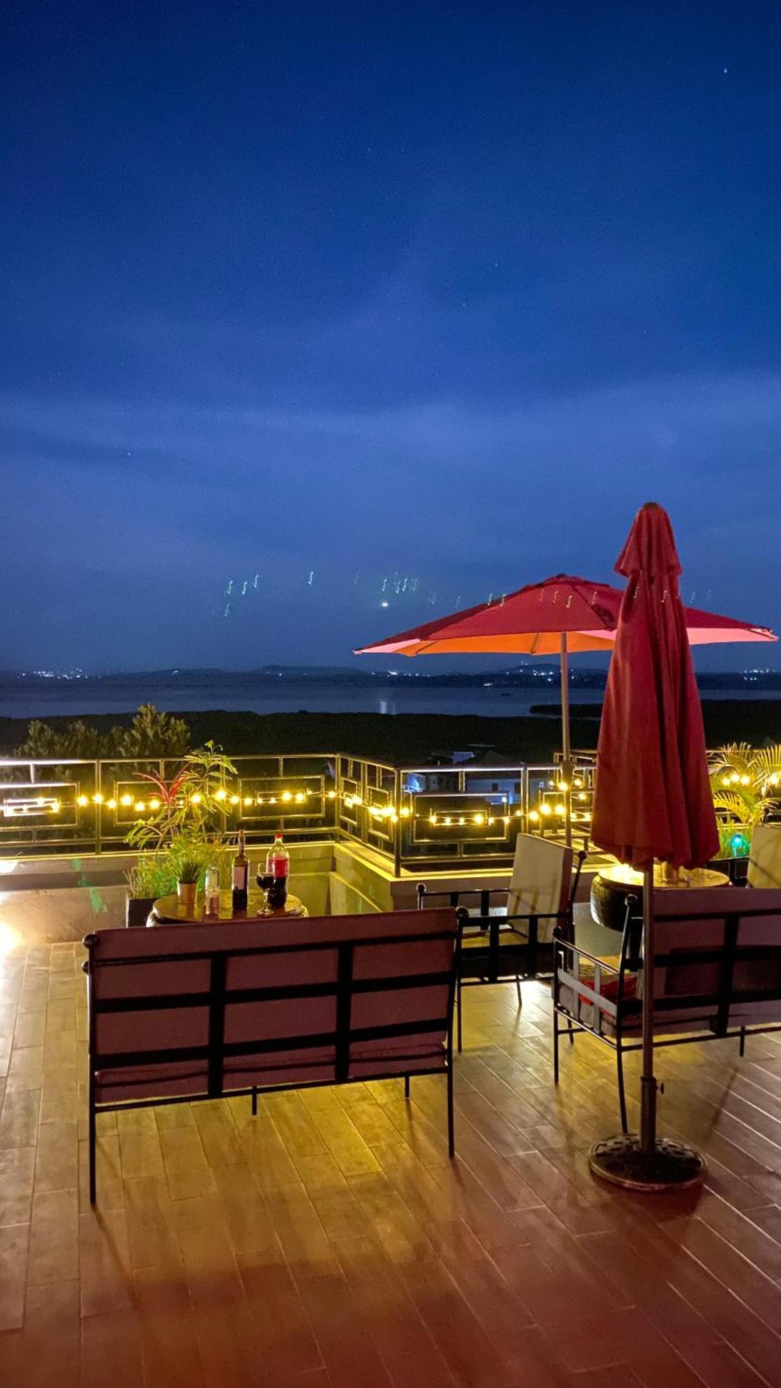 Nimaro Courts Otel Entebbe Dış mekan fotoğraf