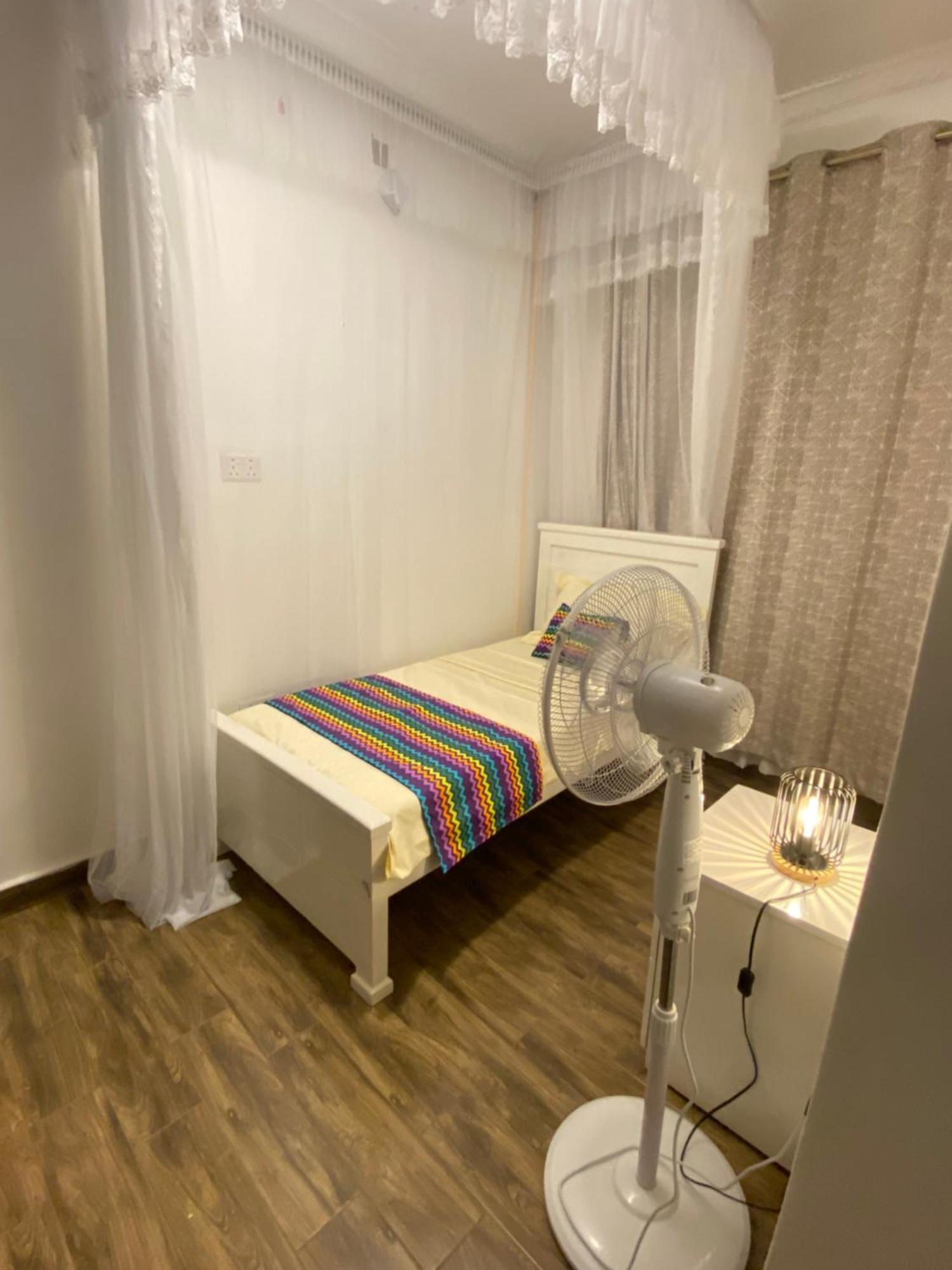 Nimaro Courts Otel Entebbe Dış mekan fotoğraf