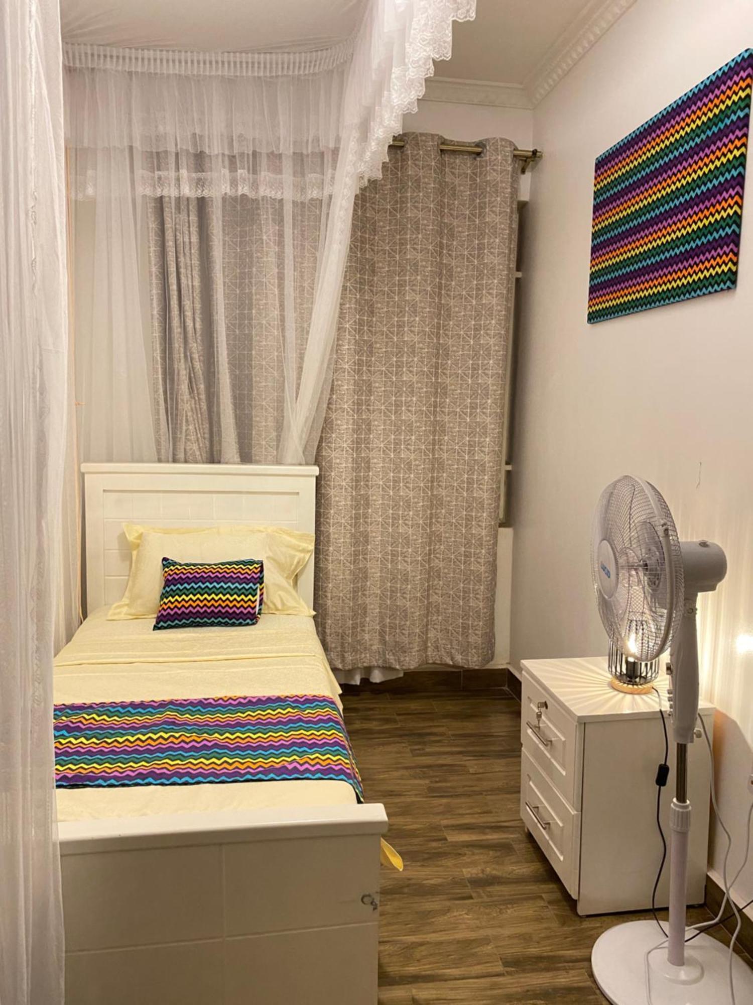 Nimaro Courts Otel Entebbe Dış mekan fotoğraf