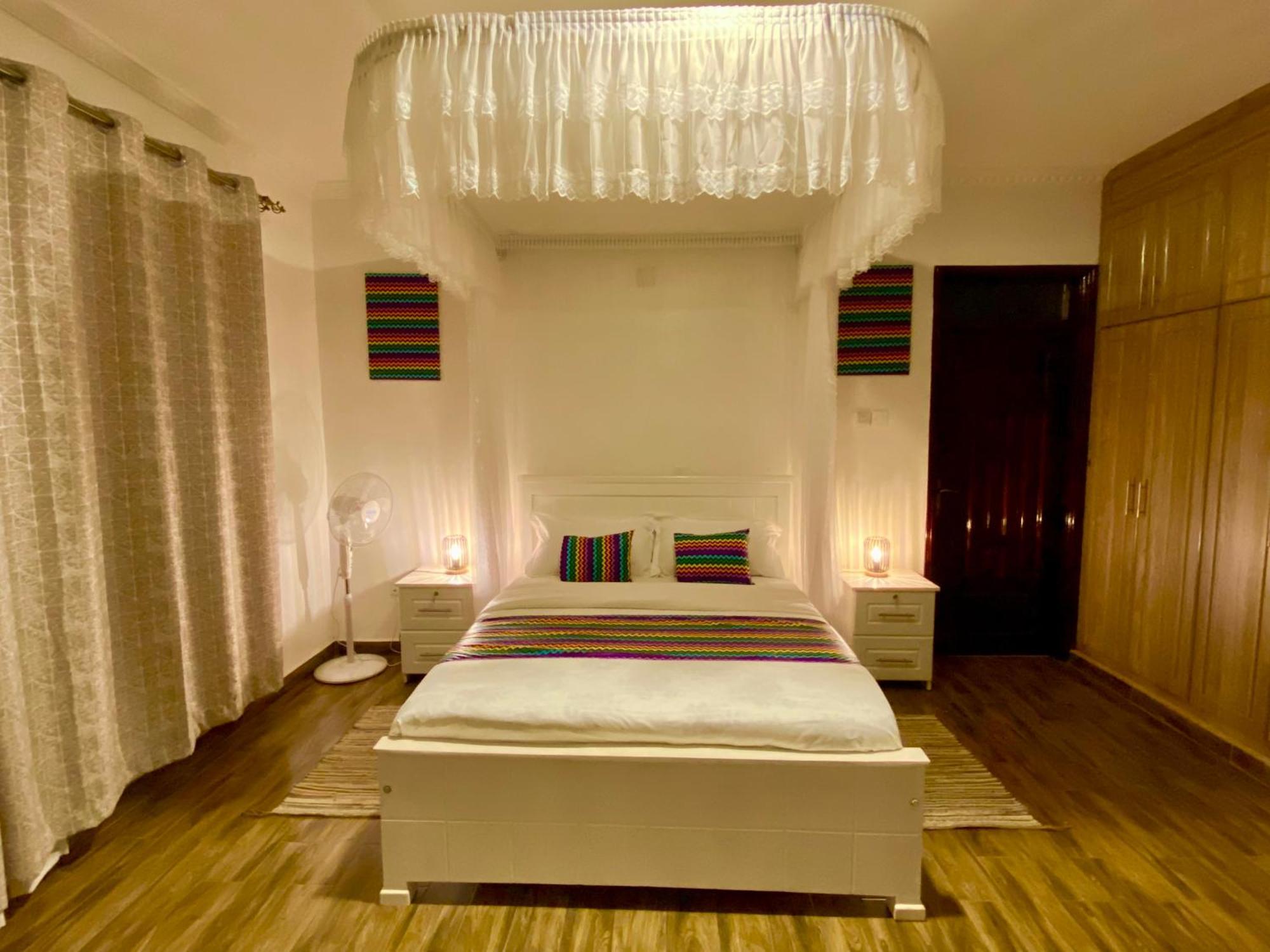 Nimaro Courts Otel Entebbe Dış mekan fotoğraf